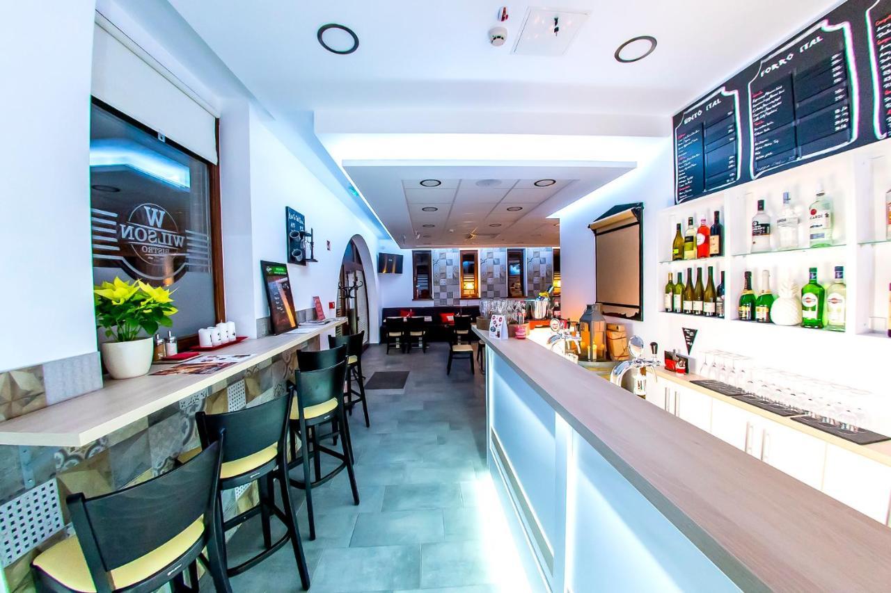 CVSE Clubház és Panzió Acomodação com café da manhã Cegléd Exterior foto